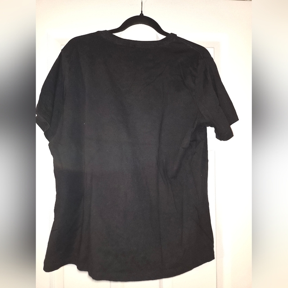 Women's Black Vneck Tee - Picture 4 of 4